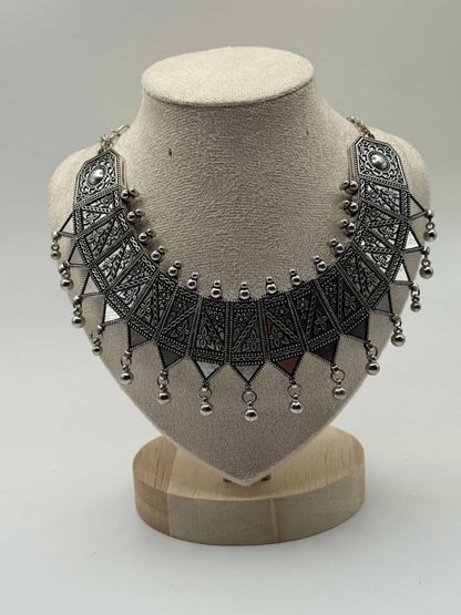 Nayra Trikona GS 008 Elegant Traditional Design - Glam Studio By Annie Usman